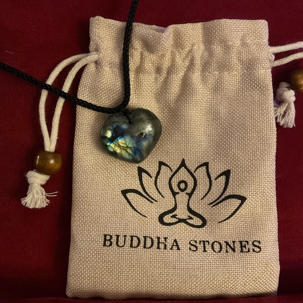 Year of the Dragon, 2024. Heart Pendant Necklace.  Beautiful Stone. NWOT